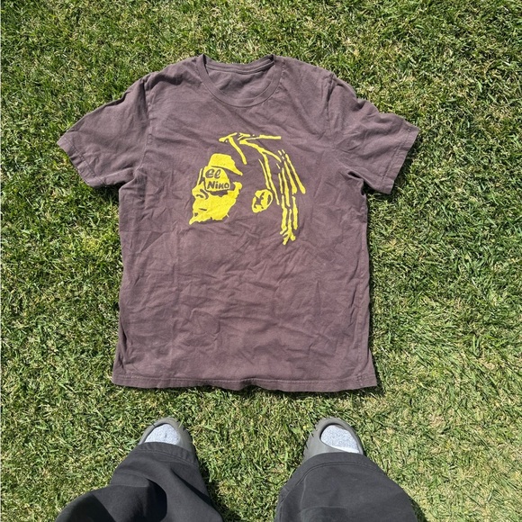 Y2K EE Nino Graphic Tee - Picture 1 of 3